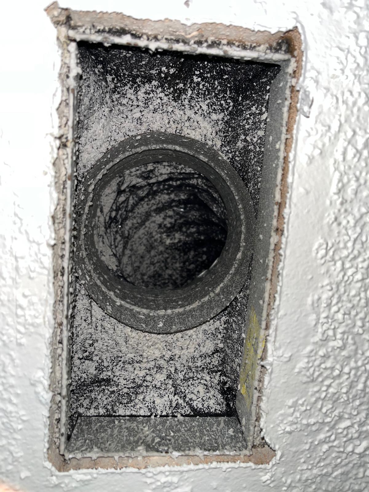 AC vent and air duct cleaning in Port St. Lucie during summer